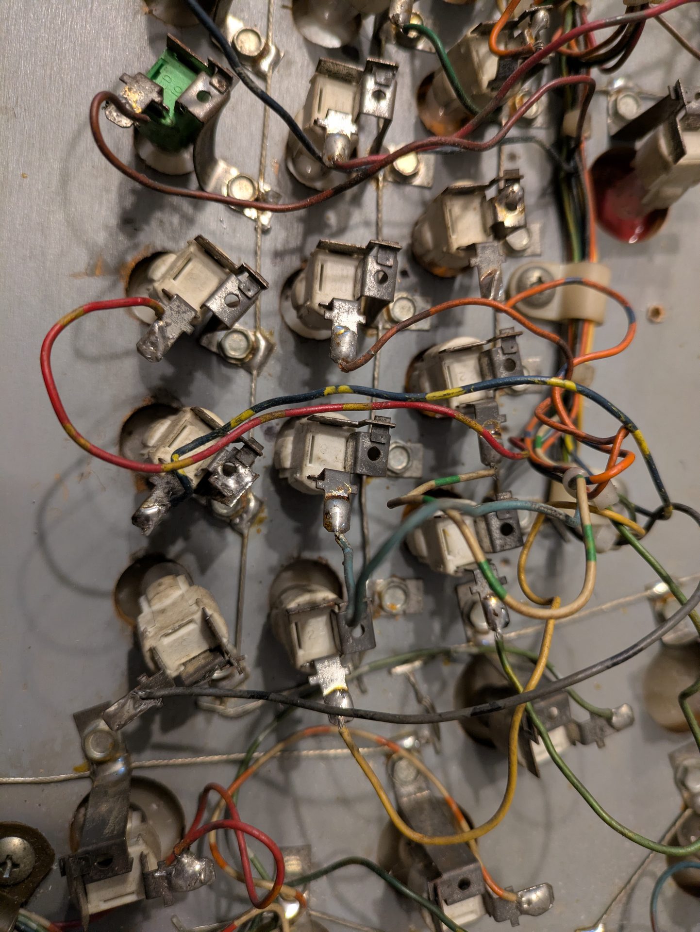 Insert lamp sockets before overhaul